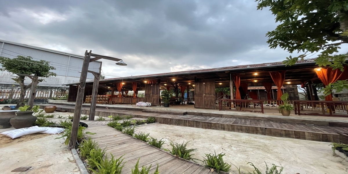 TIỆM CÀ PHÊ VƯỜN NHÀ CHU CHOA